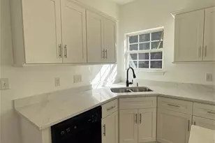 10218 Ridgewell Ct, Charlotte, NC 28215 - Photo 7