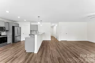 110 W Iowa Ave, Bessemer City, NC 28016 - Photo 3