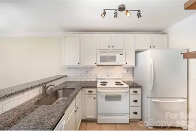 1218 Green Oaks Lane #E, Charlotte, NC 28205 - Photo 9