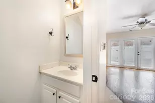 1218 Green Oaks Ln, Charlotte, NC 28205 - Photo 21