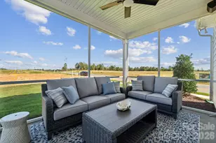 4232 Vis Pne Dr, Charlotte, NC 28215 - Photo 3