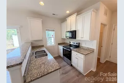 8321 Candlenut Lane, Charlotte, NC 28215 - Photo 9