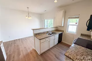 8321 Candlenut Ln, Charlotte, NC 28215 - Photo 11