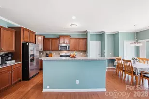 1304 Woodglen Ln, Matthews, NC 28104 - Photo 11