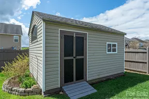 222 Haw River Rd, Fletcher, NC 28732 - Photo 9