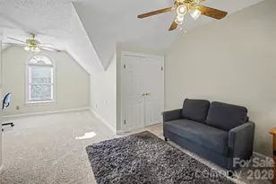 9200 Brightleaf Pl, Charlotte, NC 28269 - Photo 17