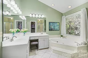 9200 Brightleaf Pl, Charlotte, NC 28269 - Photo 13