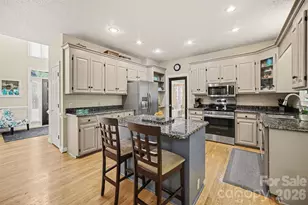 9200 Brightleaf Pl, Charlotte, NC 28269 - Photo 7