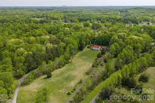 1233 General Hoke Dr, Lincolnton, NC 28092 - Photo 3