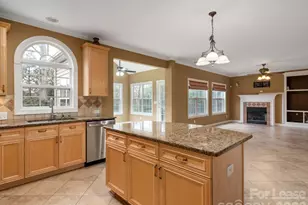 11415 Fountaingrove Dr, Charlotte, NC 28262 - Photo 19