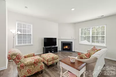 8133 Clairwood Drive, Charlotte, NC 28269 - Photo 3