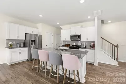 8133 Clairwood Drive, Charlotte, NC 28269 - Photo 5