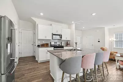 8133 Clairwood Drive, Charlotte, NC 28269 - Photo 9