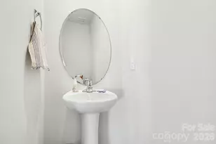 8133 Clairwood Dr, Charlotte, NC 28269 - Photo 21