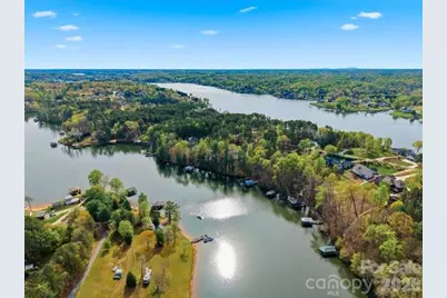 6074 Plantation Pointe Drive, Granite Falls, NC 28630 - Photo 5