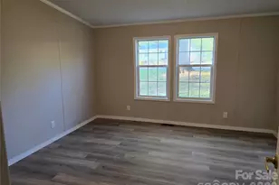 1731 Lakeview Dr, Statesville, NC 28677 - Photo 9