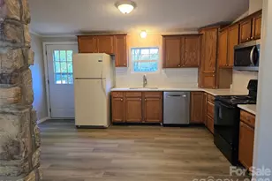 1731 Lakeview Dr, Statesville, NC 28677 - Photo 5