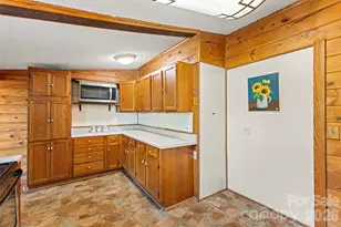 19 Timbers Edge Ln, Fairview, NC 28730 - Photo 13