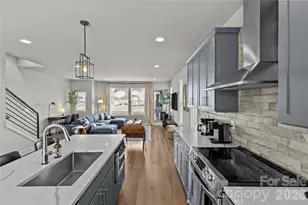 2115 Isom St, Charlotte, NC 28208 - Photo 9