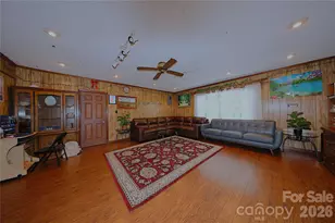 104 Pinetree Dr, Matthews, NC 28104 - Photo 7