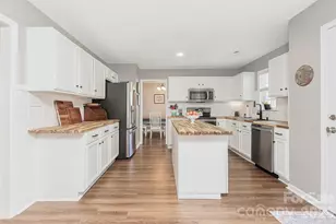 110 Saint Rd, Richlands, NC 28574 - Photo 9