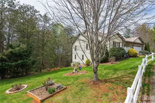 26 Lancaster Ln, Weaverville, NC 28787 - Photo 3