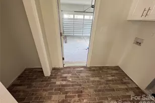 417 W Westview St, Gastonia, NC 28052 - Photo 5