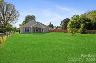 521 Cedar St, Troutman, NC 28166 - Photo 7