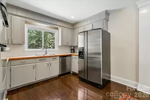 4640 Town and Country Dr, Charlotte, NC 28226 - Photo 13