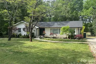 4640 Town and Country Dr, Charlotte, NC 28226 - Photo 3