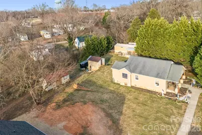 1554 7th Avenue Drive SW #2D, Hickory, NC 28602 - Photo 3