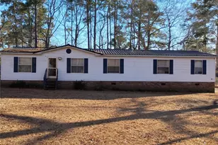 19460 Pine Needle Cir, Laurinburg, NC 28352 - Photo 1