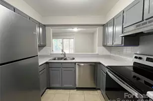 2901 Iron Gate Ln, Charlotte, NC 28212 - Photo 7