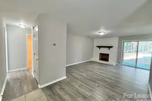 2901 Iron Gate Ln, Charlotte, NC 28212 - Photo 3