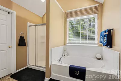 4905 Eagle Creek Drive, Charlotte, NC 28269 - Photo 15