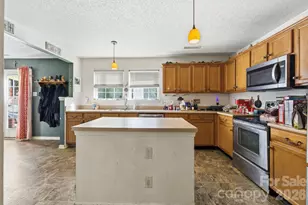 2028 Harrison Park Dr, Waxhaw, NC 28173 - Photo 11