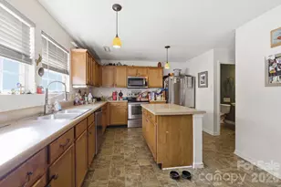 2028 Harrison Park Dr, Waxhaw, NC 28173 - Photo 9