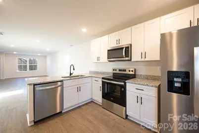 504 12th Avenue NE, Hickory, NC 28601 - Photo 3