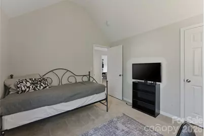 921 Grass Hollow Court, Charlotte, NC 28216 - Photo 3