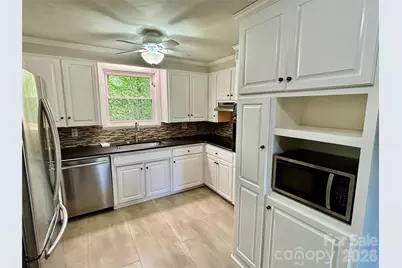 2730 4th Street Place NW, Hickory, NC 28601 - Photo 9