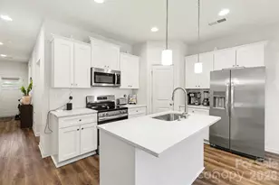 2046 McDonald Dr, Charlotte, NC 28216 - Photo 5