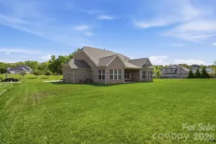 301 Hollyhock Dr, Matthews, NC 28104 - Photo 33