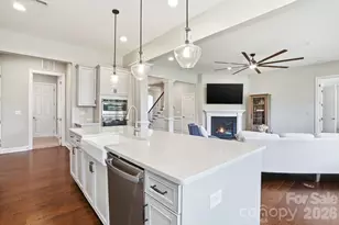 301 Hollyhock Dr, Matthews, NC 28104 - Photo 13