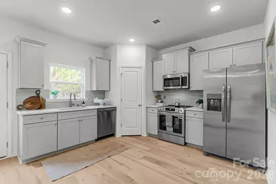 13917 Stillwood Place, Matthews, NC 28105 - Photo 19