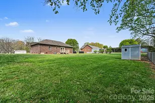 4936 Tumbling Creek Rd, Conover, NC 28613 - Photo 13