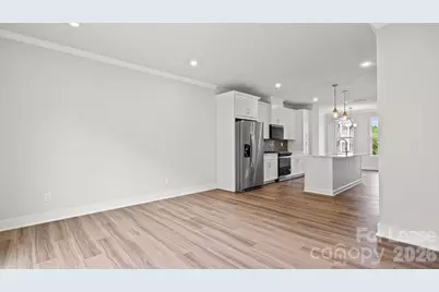 2025 Clarksdale Drive, Charlotte, NC 28206 - Photo 9