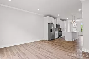 2025 Clarksdale Dr, Charlotte, NC 28206 - Photo 9