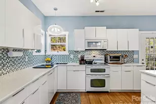 24 Sunnie Rae Ln, Candler, NC 28715 - Photo 15