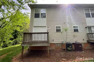 206 W 15th St, Newton, NC 28658 - Photo 11