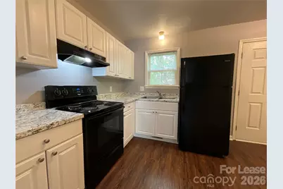 206 W 15th Street #8, Newton, NC 28658 - Photo 5
